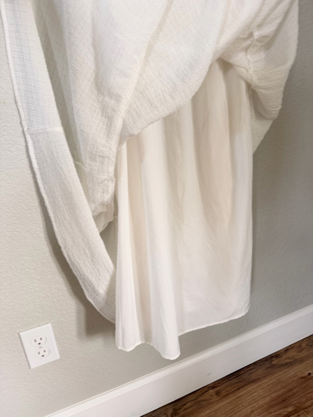 Astr White Puff-Sleeve Tiered Midi Dress - Picture 6 of 11